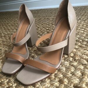 Rachel Comey Neutral Double Strap Leather Heel. Size 7